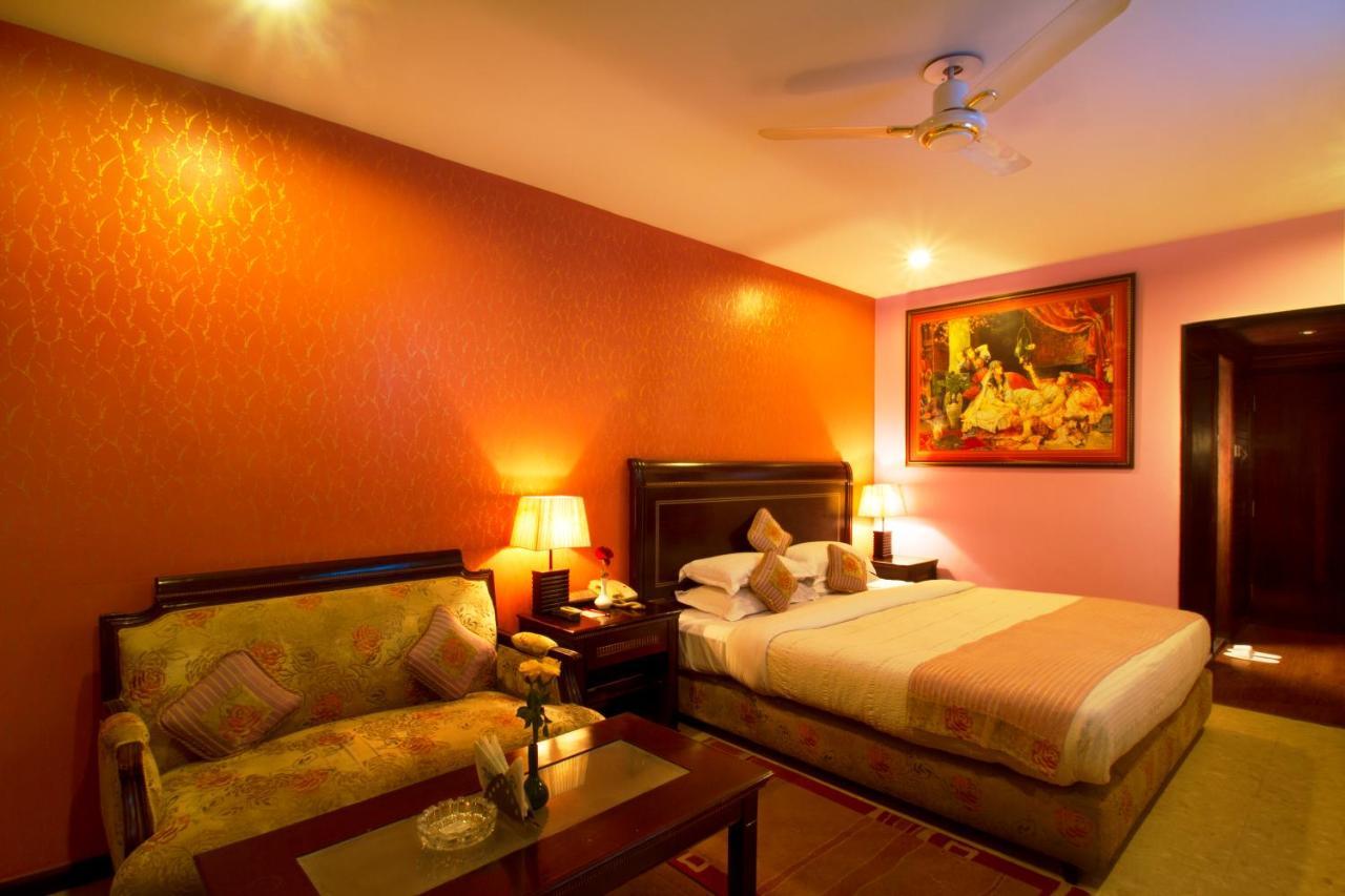 לקנאו Hotel Deep Palace מראה חיצוני תמונה